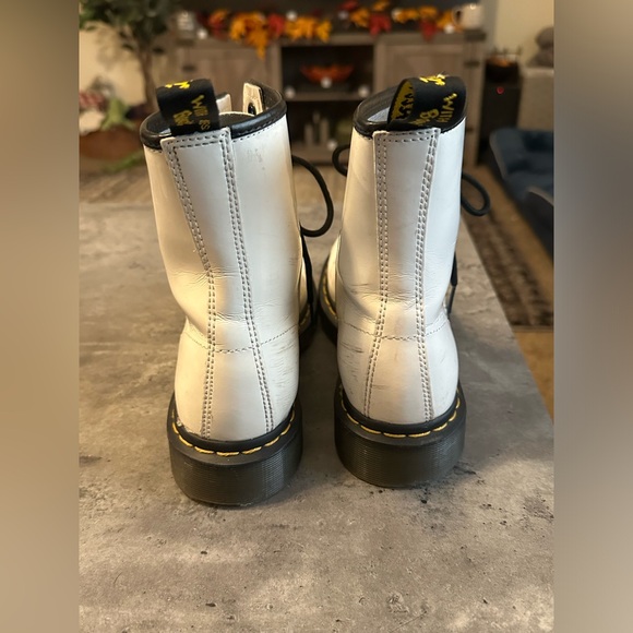 Doc Martens-Boots- Size 7 - Picture 5 of 10
